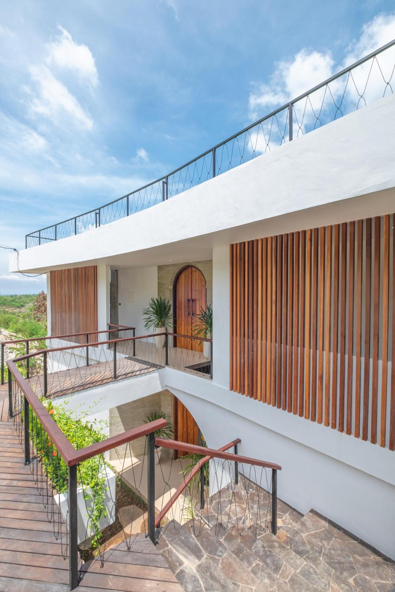 Villa Kaliente Toyapakeh Exterior photo